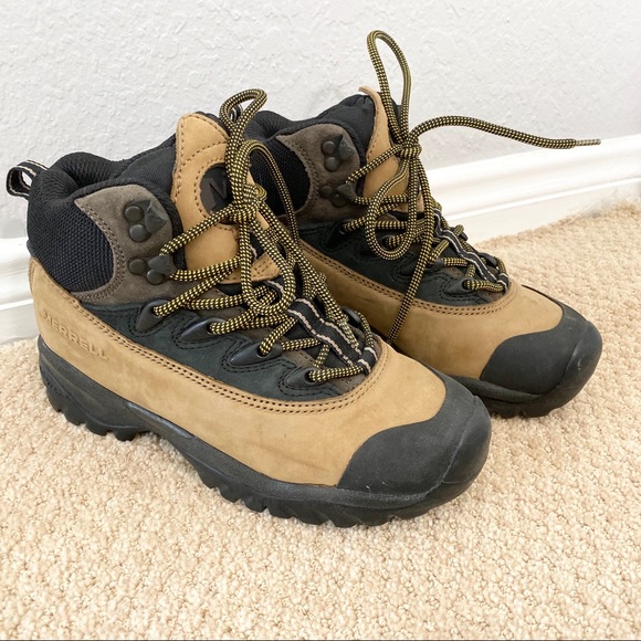 walking boots 5.5